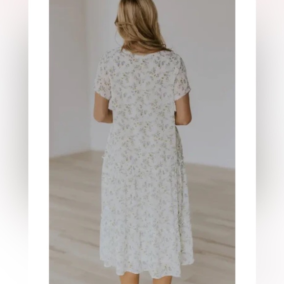 Roolee Ollie Square Neck Floral Midi Dress - Picture 3 of 7